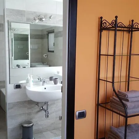 Casa Rosa Holiday home Colico